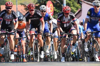 Nach der WM-Absage von John Degenkolb (2. v. r.) gehört Simon Geschke (l.) im Straßenrennen zu den Hoffnungsträgern im deutschen Team.