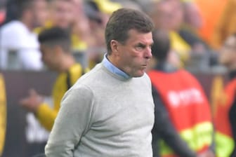 Gladbach-Trainer Dieter Hecking kam mit seiner Borussia in Dortmund unter die Räder.
