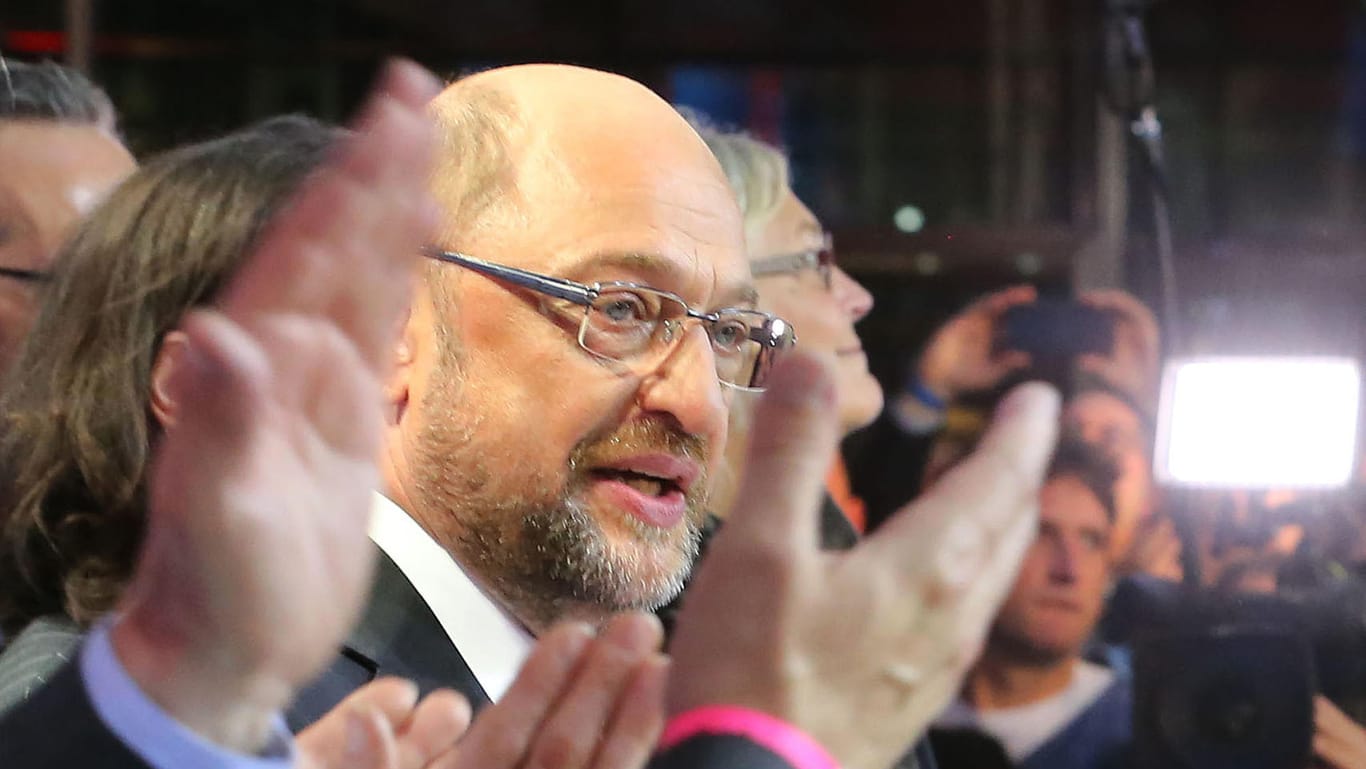 SPD-Kanzlerkandidat Martin Schulz gibt Angela Merkel (CDU) eine Mitschuld am Erstarken der AfD.