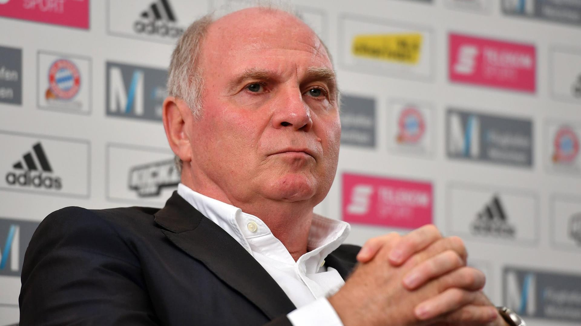 Uli Hoeneß hat klare Vorstellungen, wie die Zukunft "seines" FC Bayern auszusehen habe.