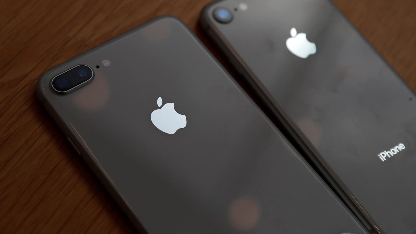 Australier mit 26 fabrikneuen iPhone 8 vom Zoll erwischt