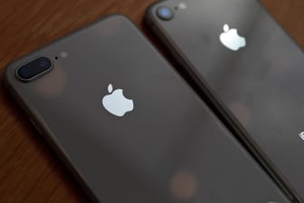 Australier mit 26 fabrikneuen iPhone 8 vom Zoll erwischt