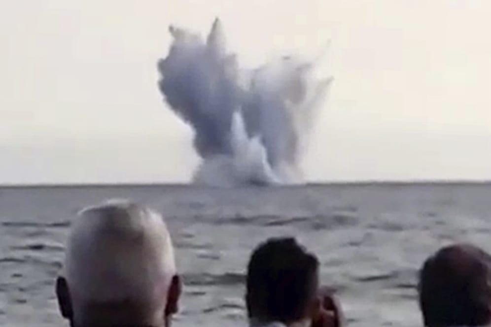 Eurofighter stürzt ins Meer.