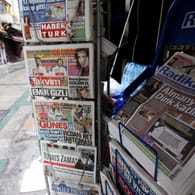 Türkische Zeitungen beurteilen den deutschen Wahlausgang kritisch.