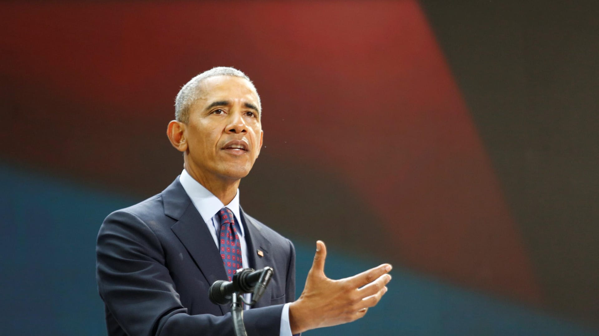 Barack Obama hat Mark Zuckerberg vor der Gefahr von "Fake-News" gewarnt
