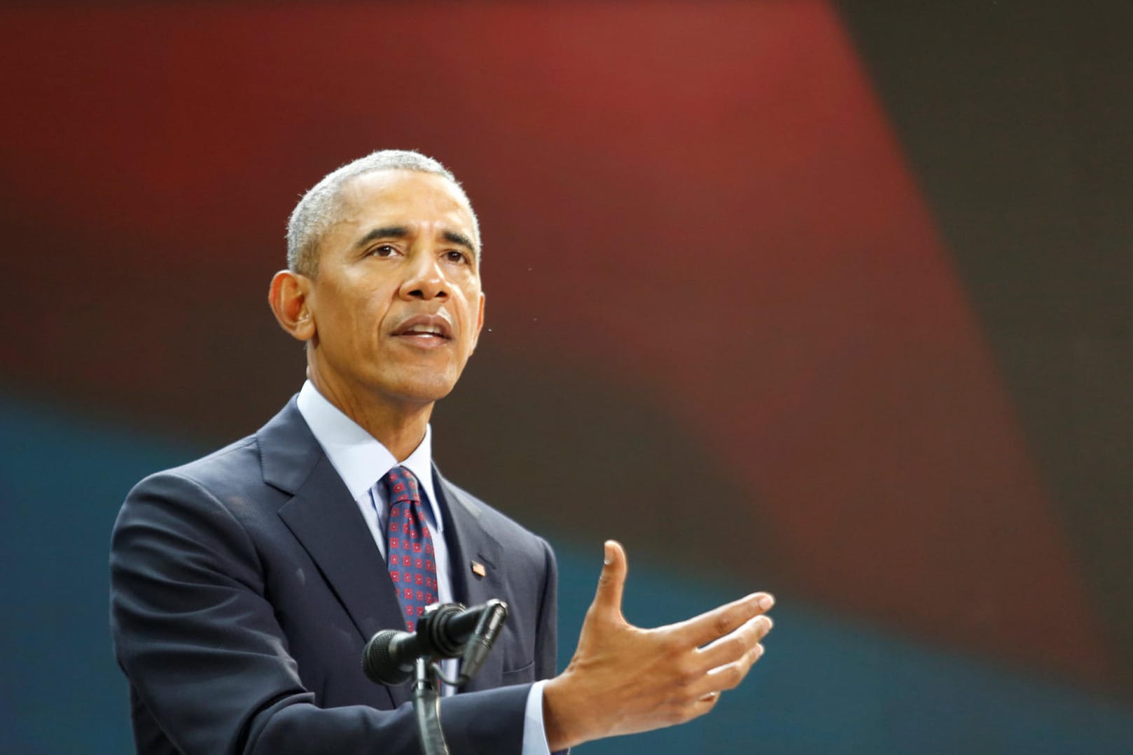Barack Obama hat Mark Zuckerberg vor der Gefahr von "Fake-News" gewarnt