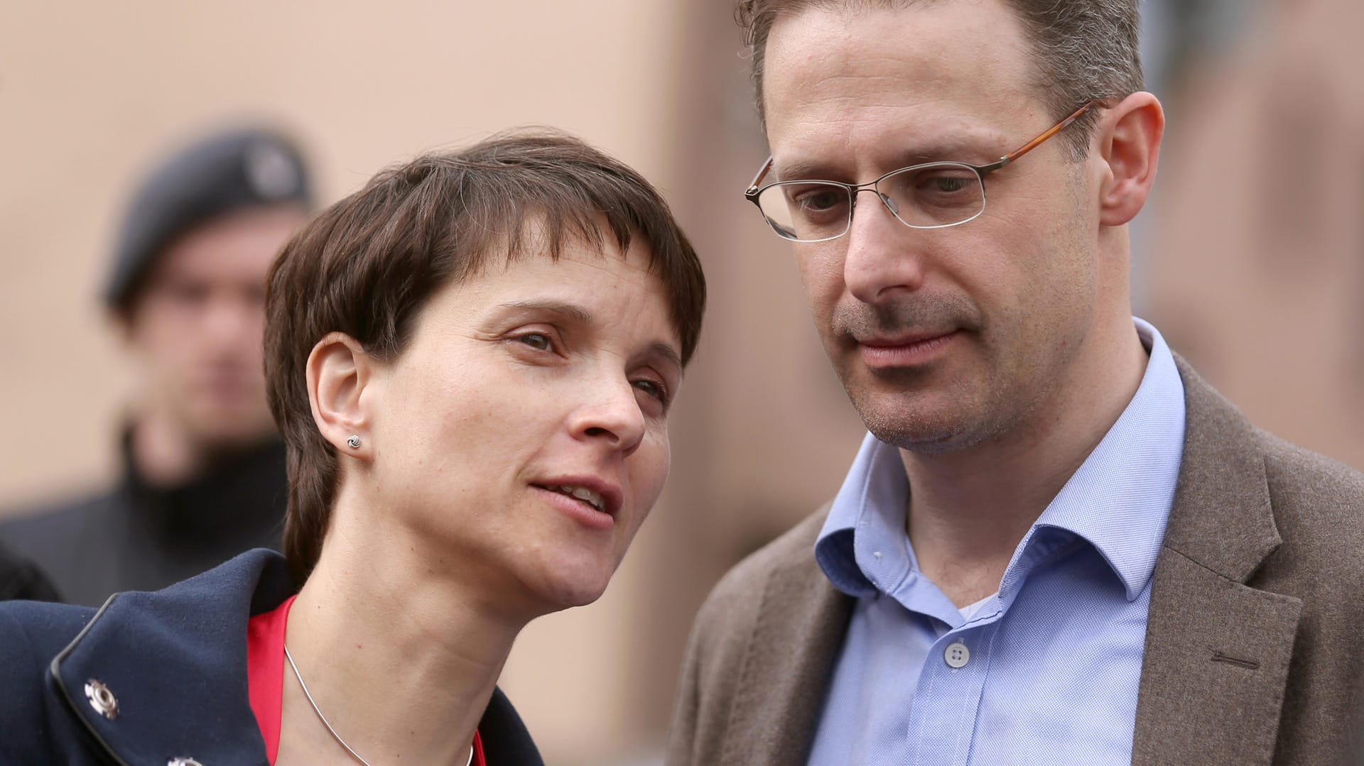 Frauke Petry und ihr Ehemann Marcus Pretzell wollen der AfD den Rücken kehren. Frauke Petry und ihr Ehemann Marcus Pretzell wollen der AfD den Rücken kehren.