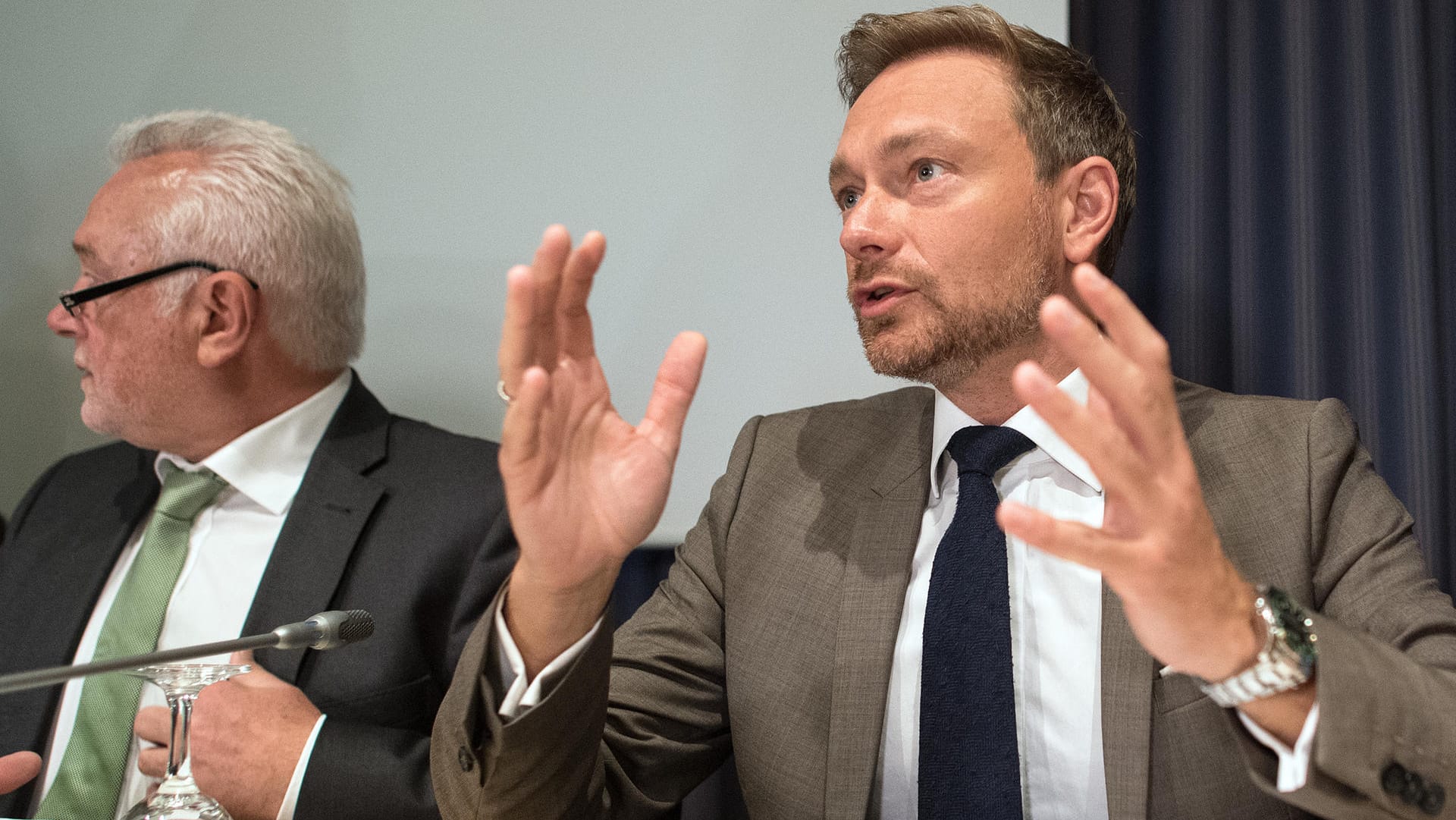 Der FDP-Bundesvorsitzende Christian Lindner dämpft Hoffnungen auf Jamaika.