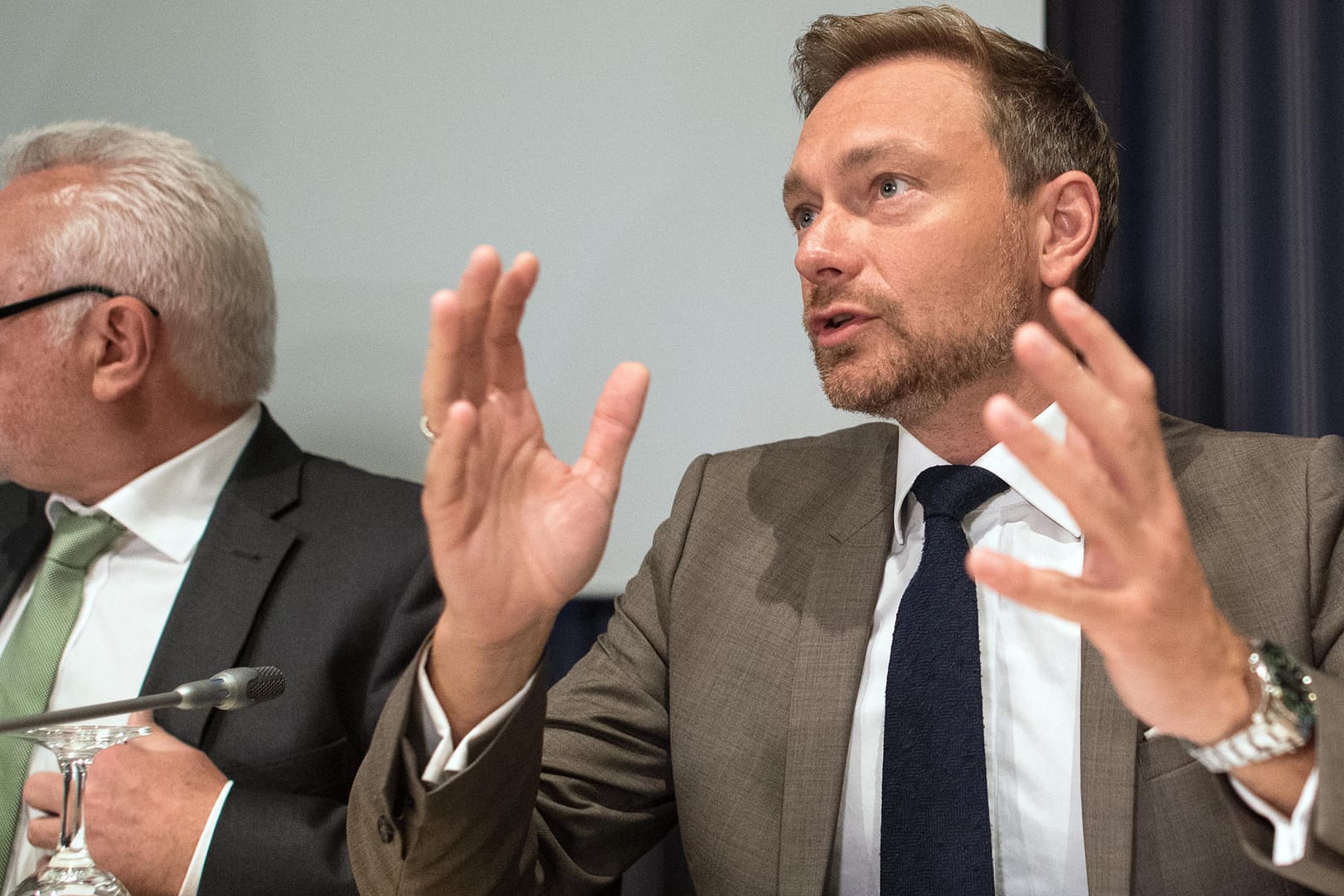 Der FDP-Bundesvorsitzende Christian Lindner dämpft Hoffnungen auf Jamaika.