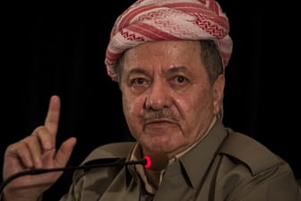 Der Präsident der kurdischen Minderheit im Irak, Massud Barsani, spricht bei Erbil (Irak) zu Journalisten. Noch vor der offiziellen Bekanntgabe des Abstimmungsergebnisses hat der Präsident der kurdischen Autonomieregierung im Nordirak den Sieg beim Unabhängigkeitsreferendum erklärt.