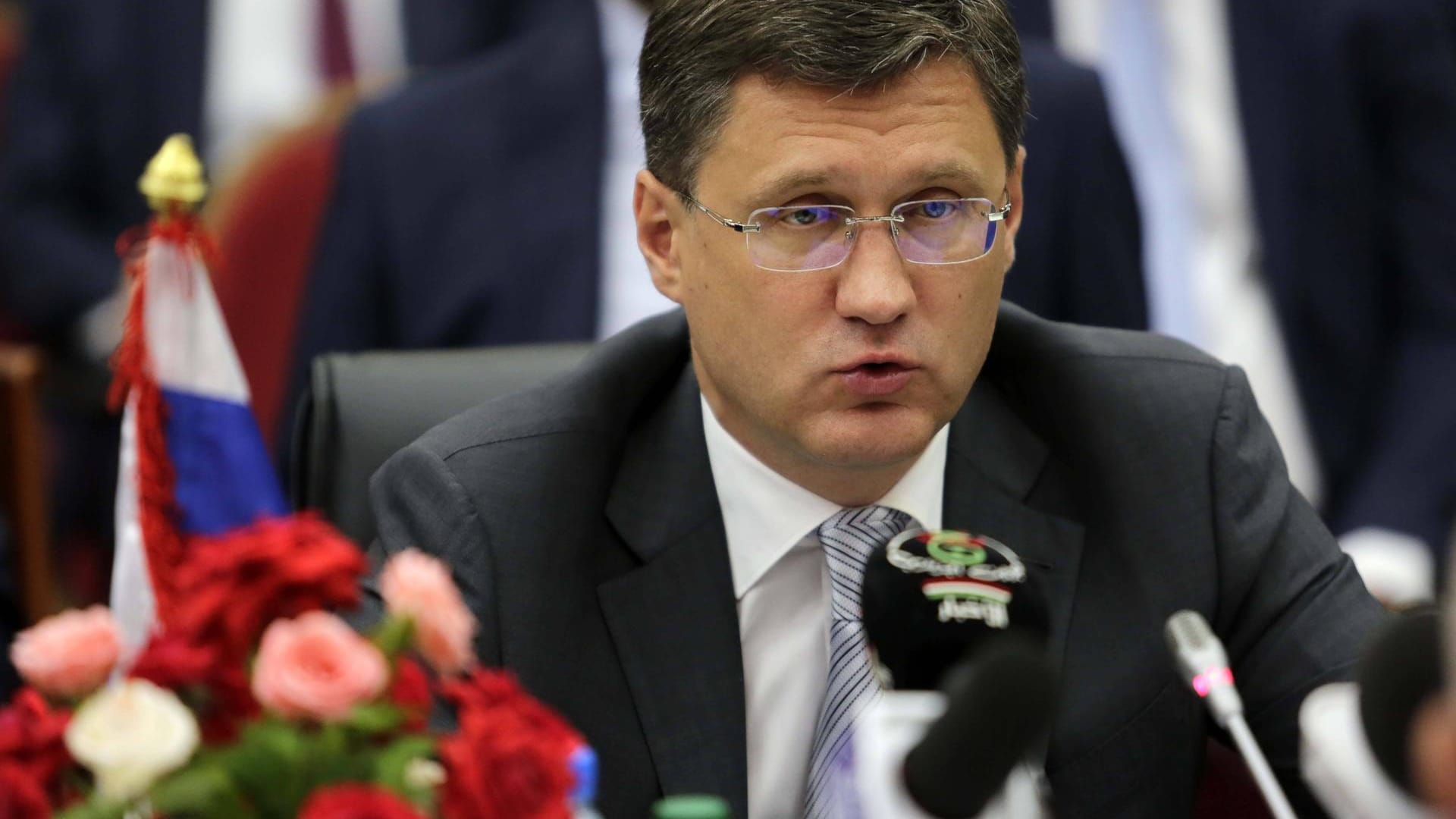 Energieminister Alexander Novak sieht Schröders Kandidatur für Rosneft als bedeutsam und wichtig für den Markt. Energieminister Alexander Novak sieht Schröders Kandidatur für Rosneft als bedeutsam und wichtig für den Markt.
