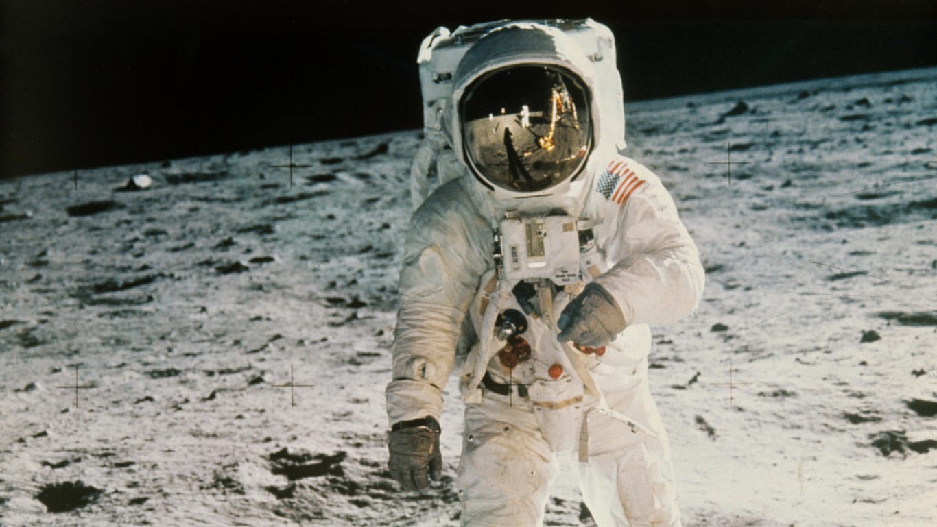Der US-Astronaut Edwin Aldrin am 20.07.1969 auf der Oberfläche des Mondes.
