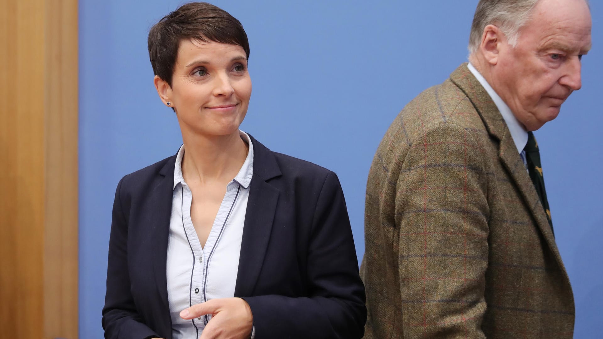Noch hält die AfD-Fraktion nach Petrys Austritt zusammen. Doch viele Abgeordnete sind in Lauerstellung. Noch hält die AfD-Fraktion nach Petrys Austritt zusammen. Doch viele Abgeordnete sind in Lauerstellung.