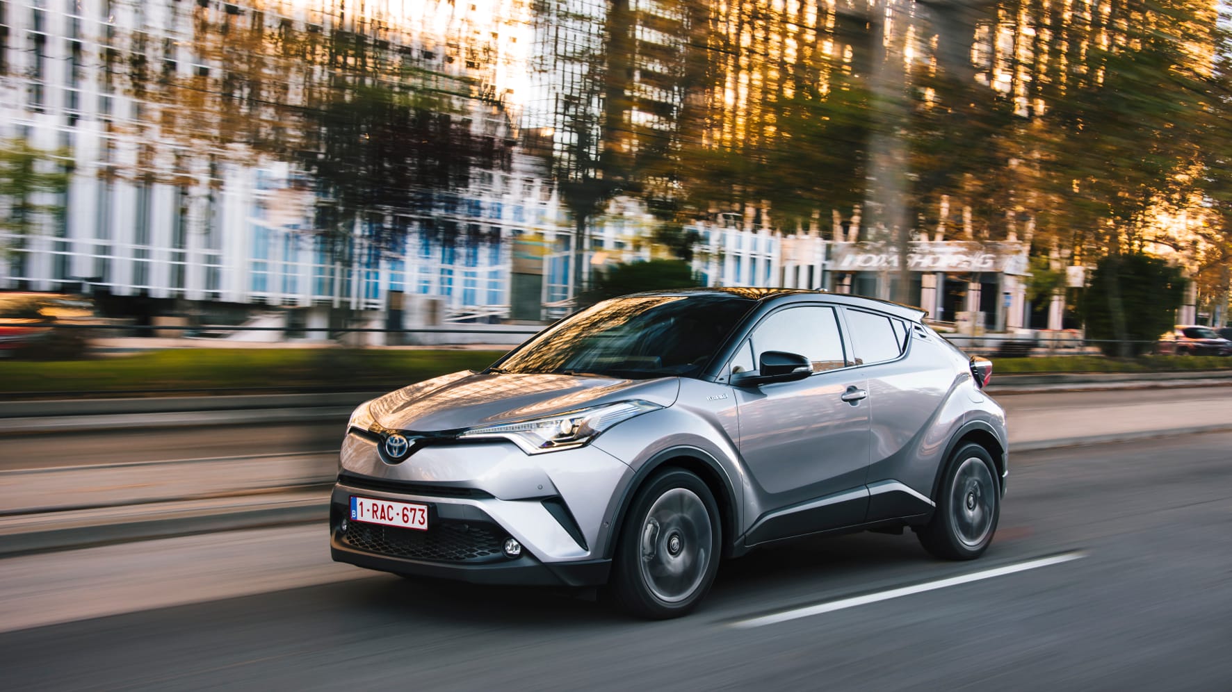 Der Toyota C-HR muss wegen einem möglicherweise undichten Benzintank in die Werkstatt.