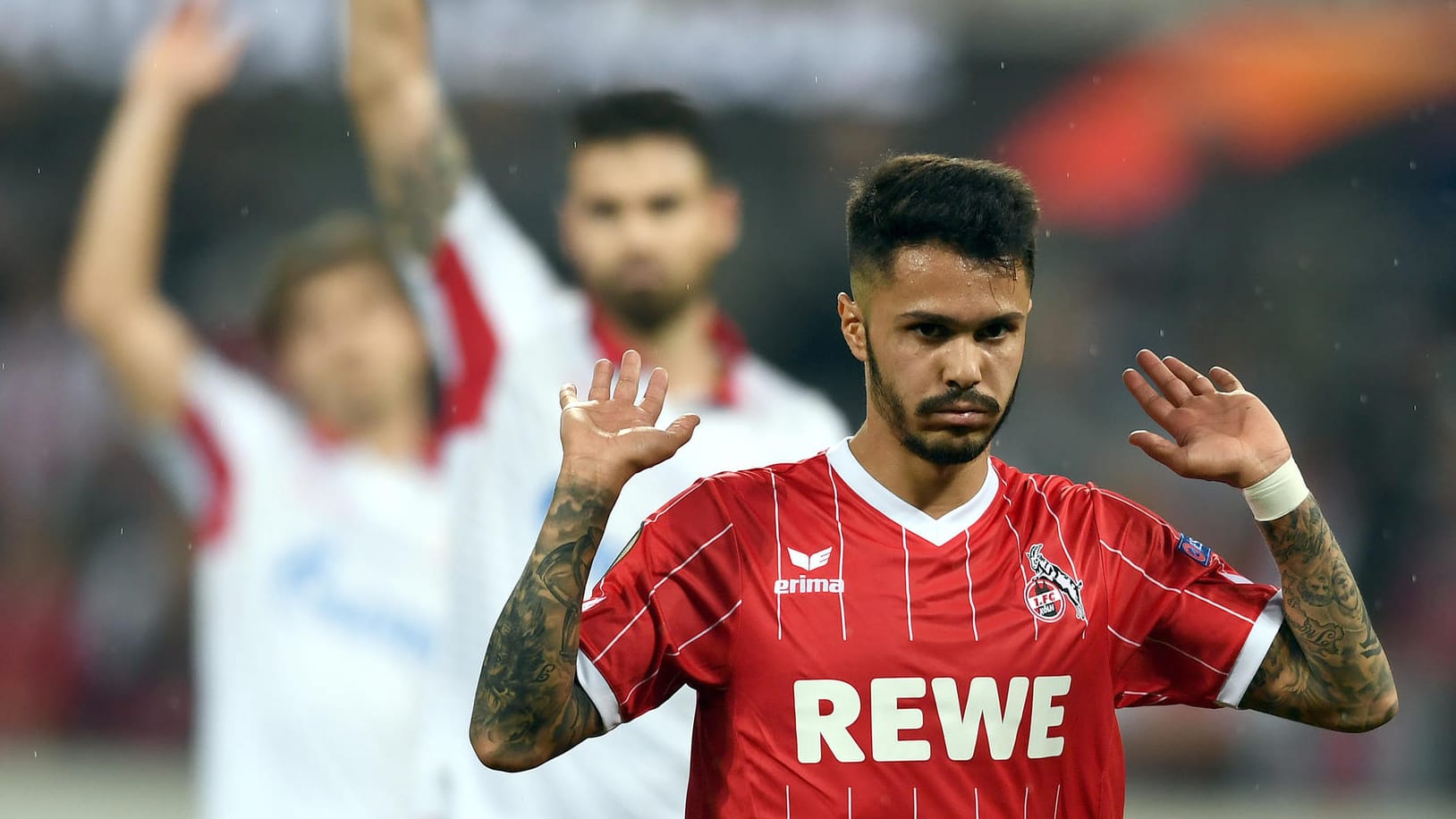 Leonardo Bittencourt verlor mit dem 1. FC Köln gegen Belgrad. Der FC traf dabei dreimal den Pfosten.