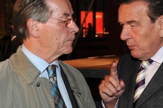 Schröder und Müntefering: Ihren Rat hört nicht jeder in der SPD gern.