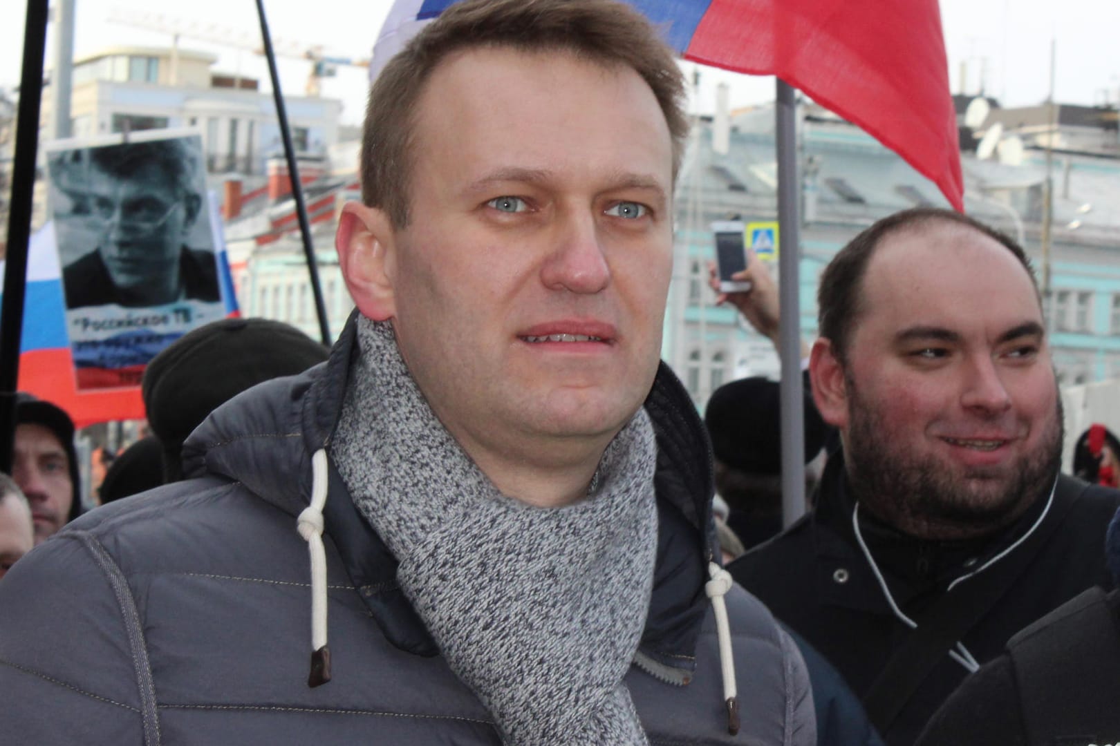 Kreml-Kritiker Alexej Nawalny nimmt am 26.02.2017 an einer Demonstration in Moskau teil. Wenige Monate später wird er am 28.09.2017 in seiner Wohnung festgenommen.