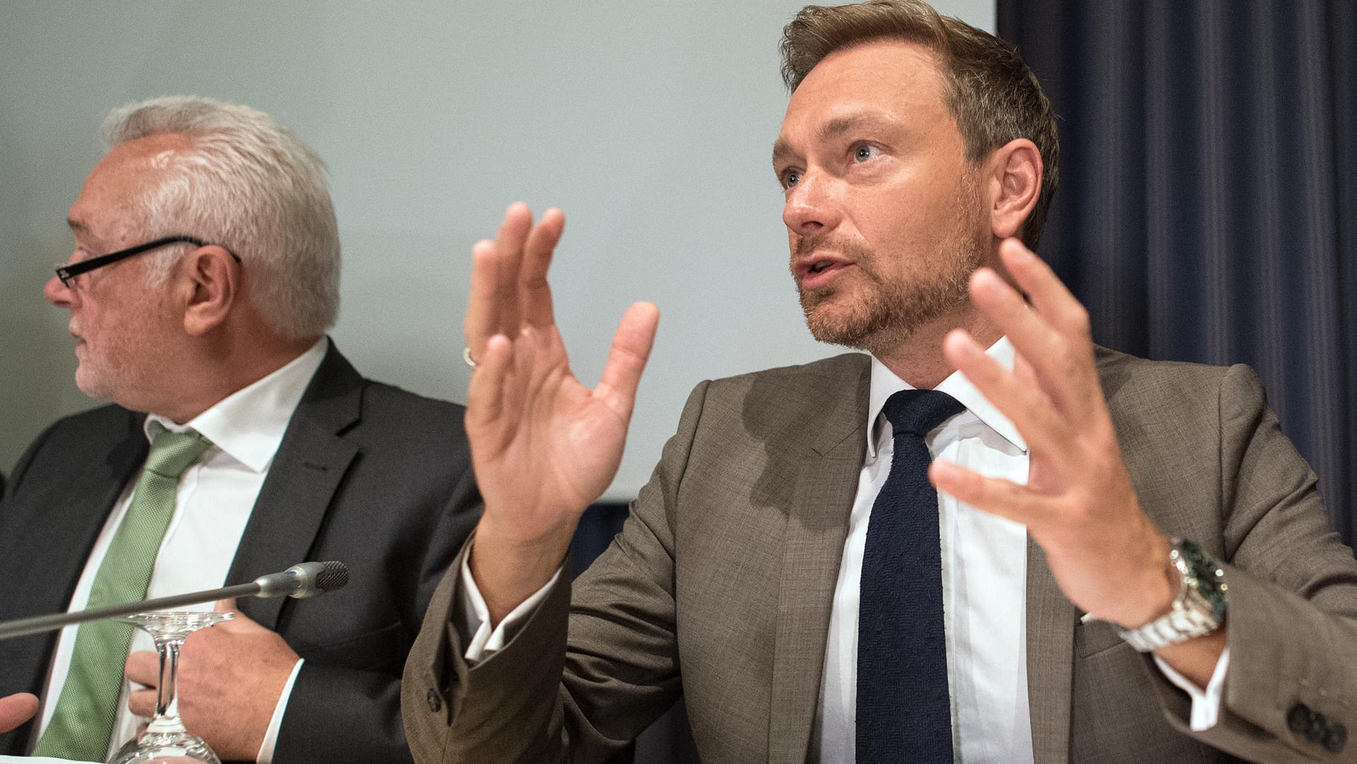 Christian Lindner (l) ist als Finanzminister im Gespräch.