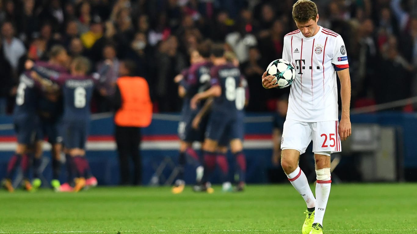 Bayerns Thomas Müller konnte seine Enttäuschung beim 0:3 bei Paris Saint-Germain nicht verbergen.