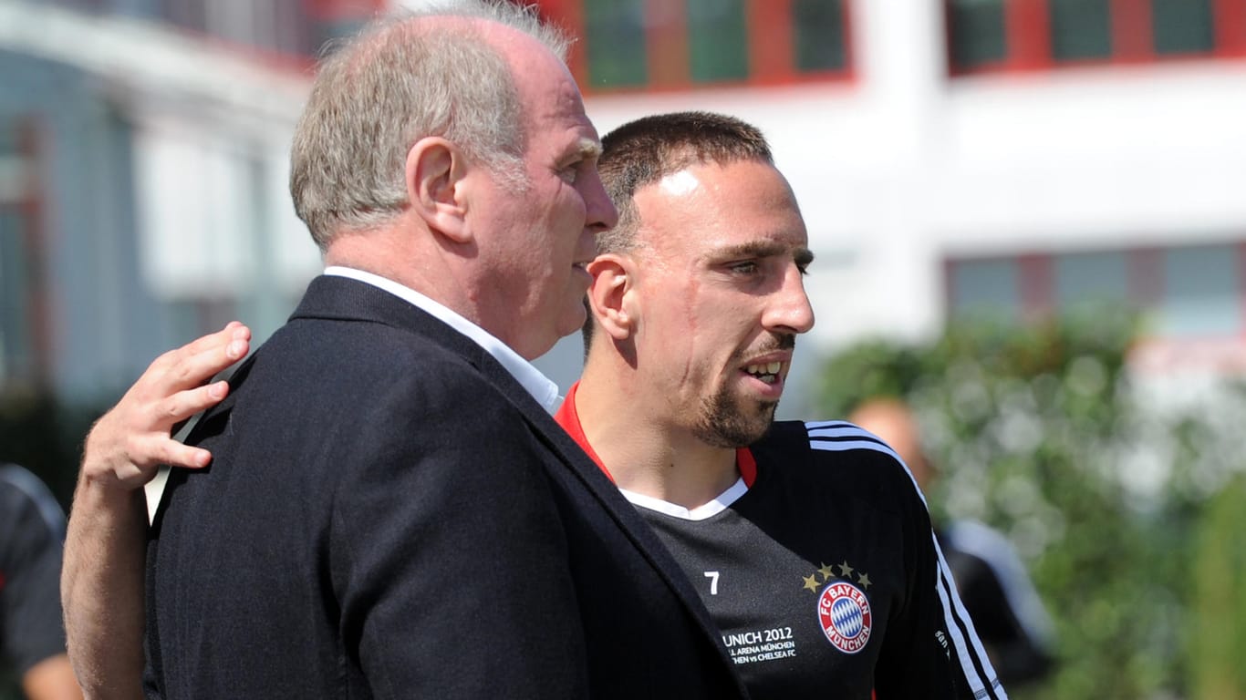 Uli Hoeneß (l.) und Franck Ribéry kennen sich seit Jahren.