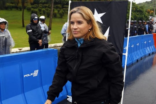 Yulín Cruz, Bürgermeisterin von Puerto Ricos Hauptstadt San Juan, fordert von US-Präsident Trump, mehr zu tun, damit eintreffende Hilfsgüter auch die betroffenen Menschen erreichen.