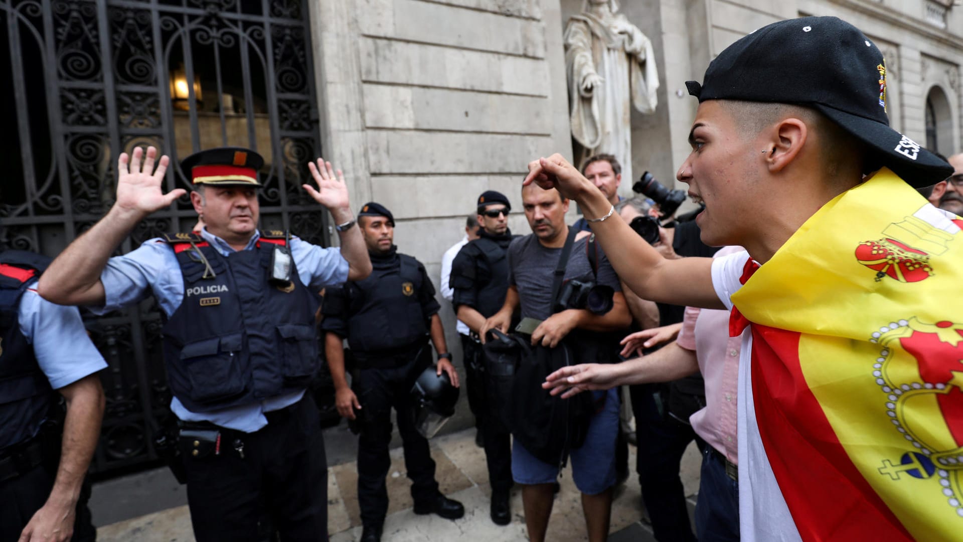 In Barcelona spitzt sich die Lage vor dem Unabhängigkeitsreferendum zu. In Barcelona spitzt sich die Lage vor dem Unabhängigkeitsreferendum zu.