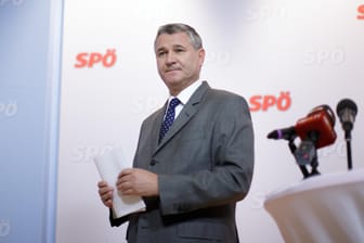 Der SPÖ-Bundesgeschäftsführer, Georg Niedermühlbichler, hat auf einer Pressekonferenz seinen Rücktritt verkündet.
