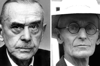 Die undatierten Aufnahmen zeigen die Schriftsteller Thomas Mann (l) und Hermann Hesse.