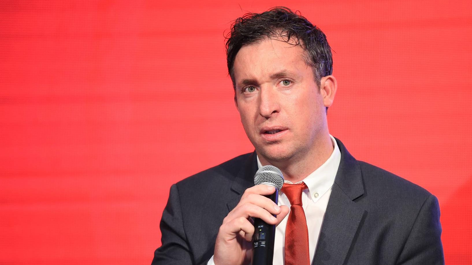 Robbie Fowler lässt kein gutes Haar an der Defensive des FC Liverpool.