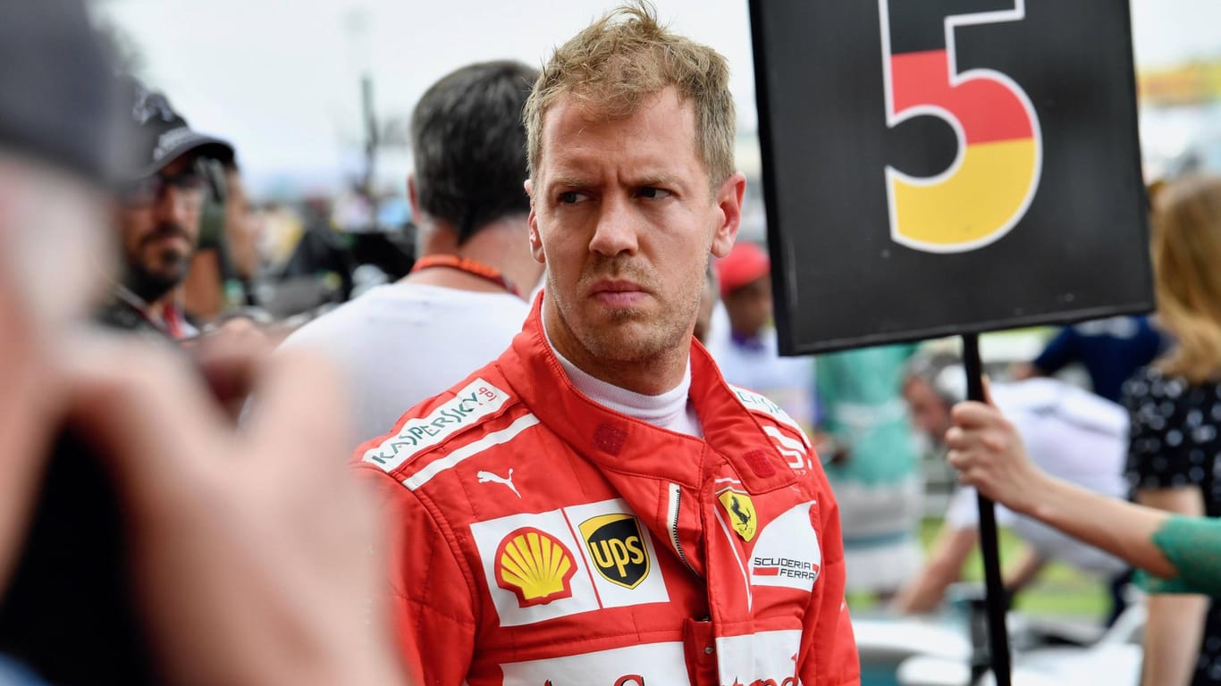 Alles andere als glücklich, aber immerhin bleibt ihm eine Strafe erspart: Sebastian Vettel in Malaysia.