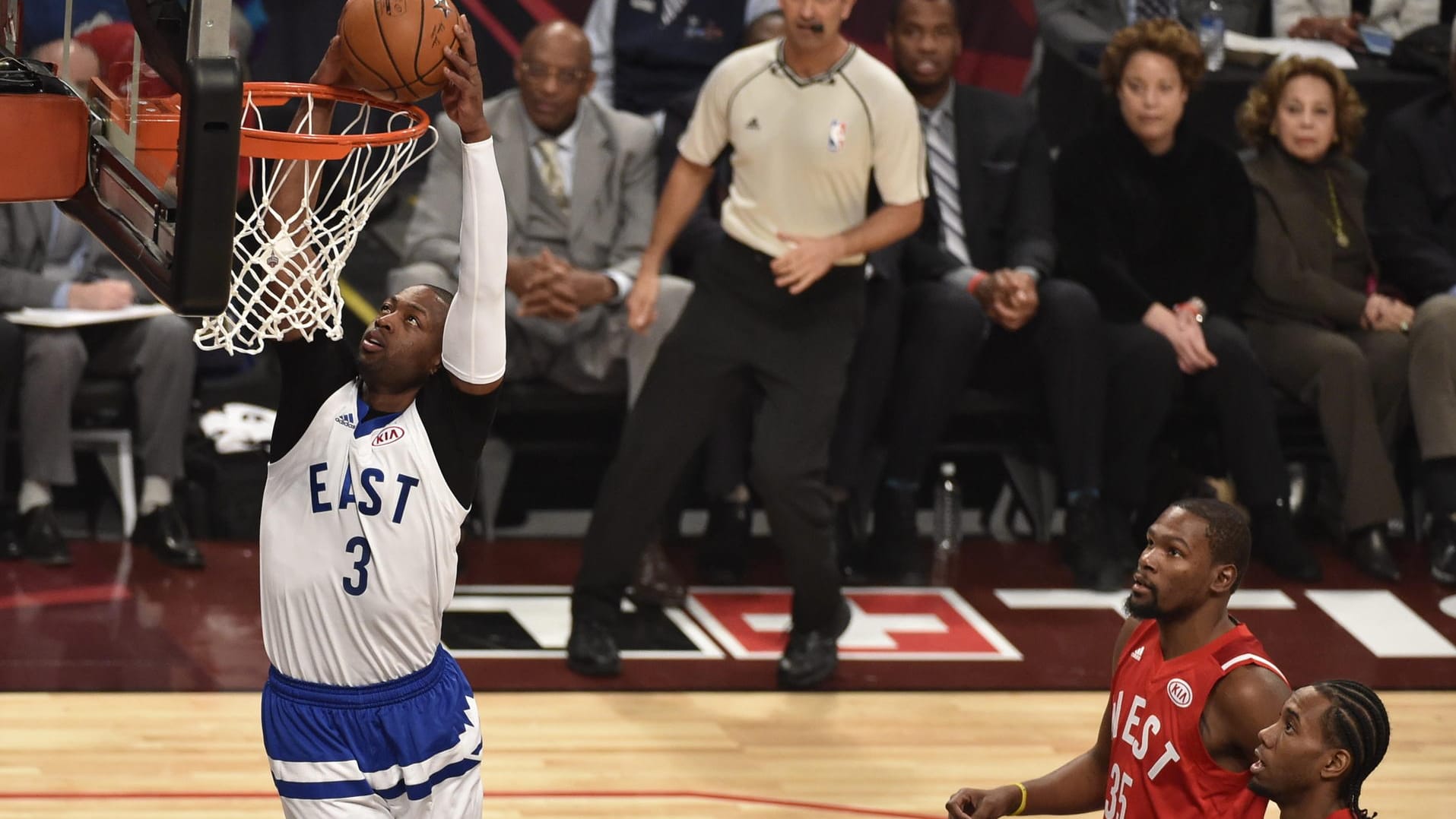 Beim Allstar-Game treffen traditionell die besten Spieler der Eastern und Western Conference (hier: Dwyane Wade (l.), Kevin Durant (M.) und Kawhi Leonard) aufeinander. Dieser Modus soll nur geändert werden.