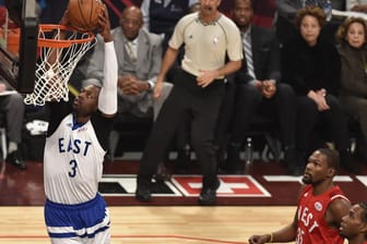 Beim Allstar-Game treffen traditionell die besten Spieler der Eastern und Western Conference (hier: Dwyane Wade (l.), Kevin Durant (M.) und Kawhi Leonard) aufeinander. Dieser Modus soll nur geändert werden.