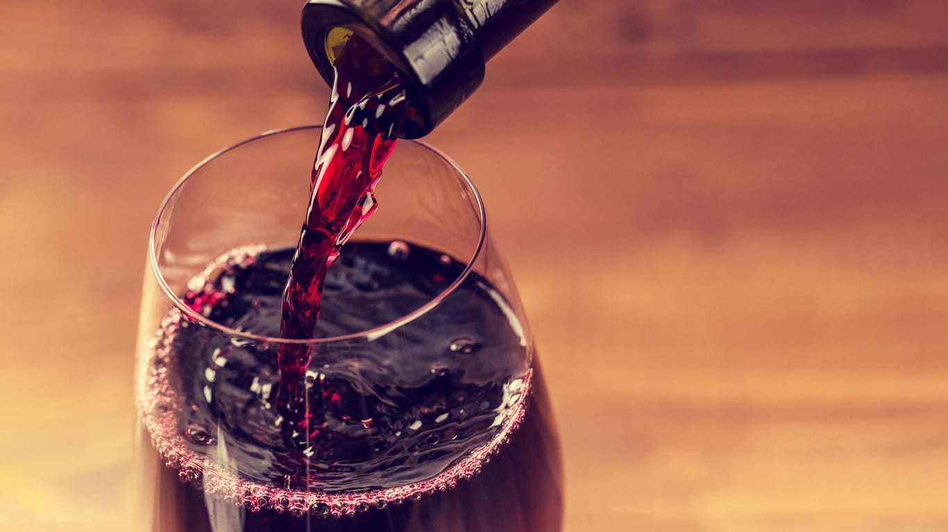 Wein: Der richtige Wiederverschluss ist wichtig, damit der Wein in der geöffneten Flasche nicht an Qualität verliert.