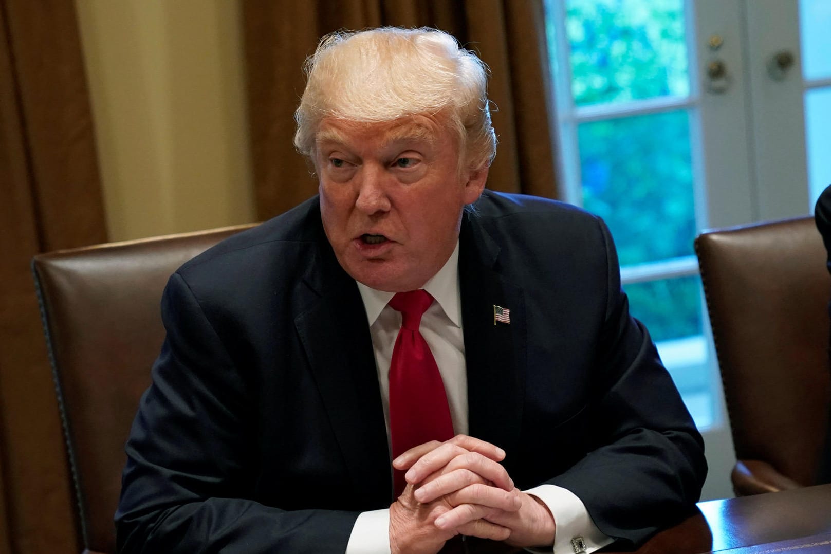 Donald Trump bei einem Treffen mit Militärs im Weißen Haus.