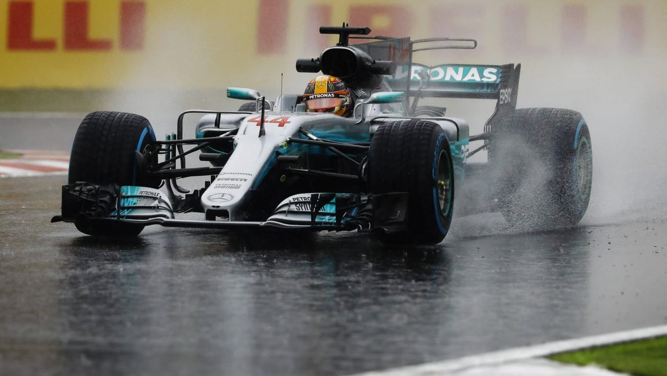 Lewis Hamilton fuhr im 2. Training in Japan die Bestzeit.