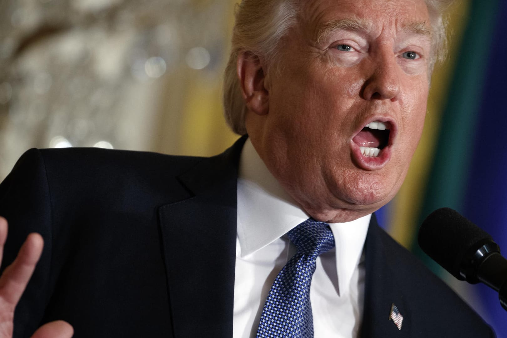 Donald Trump erfüllt ein Wahlversprechen: Kirchen jubeln, Bürgerrechtler schlagen Alarm.
