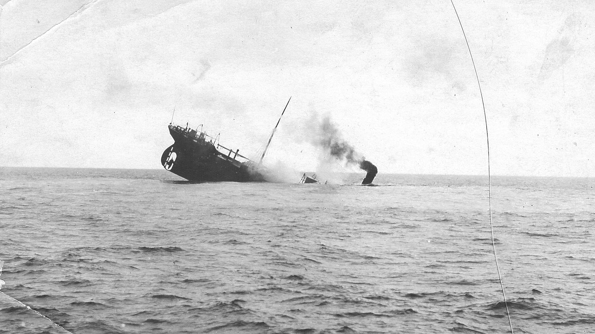 Mit Torpedos griffen die deutschen U-Boote feindliche Handelsschiffe an und versenkten sie.