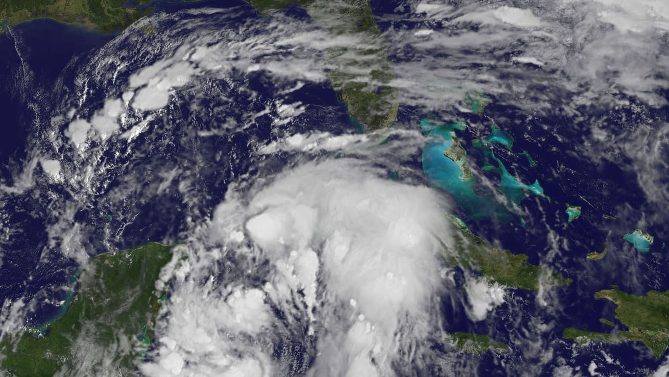 Das Satellitenbild der NASA zeigt den tropischen Sturm "Nate" über der nordwestlichen Karibik.