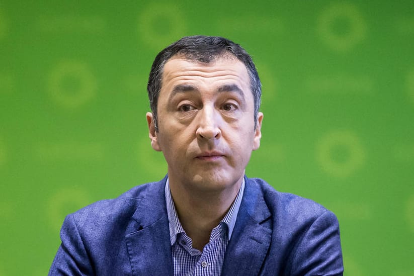 Grünen-Chef Cem Özdemir hat ein klares Nein zum Unionskompromiss in der Streitfrage Flüchtlingszuzug vermieden.