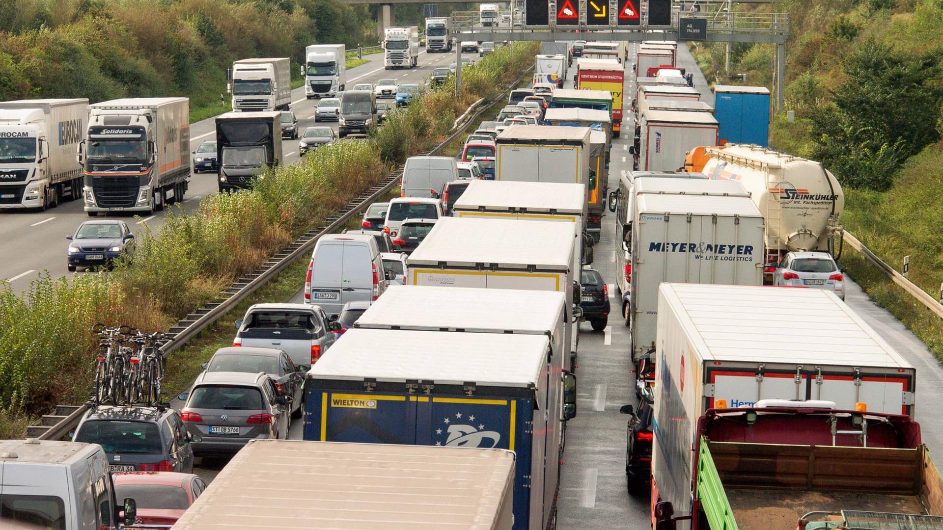 Wegen der Herbstferien kommt es auch in diesem Wochenende zu zahlreichen Staus.