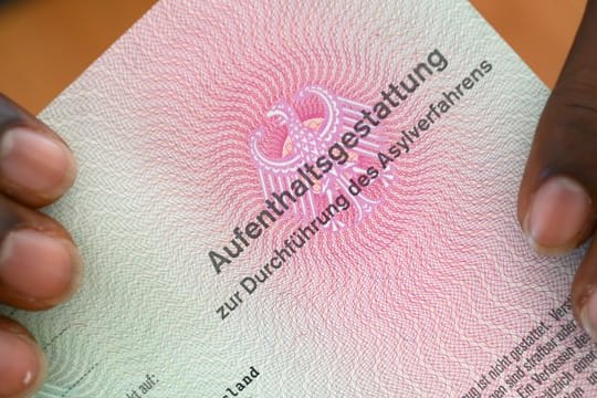 Wie viele dürfen kommen, wer darf bleiben? Eine mögliche Jamaika-Koalition muss noch viele Kompromisse schließen.