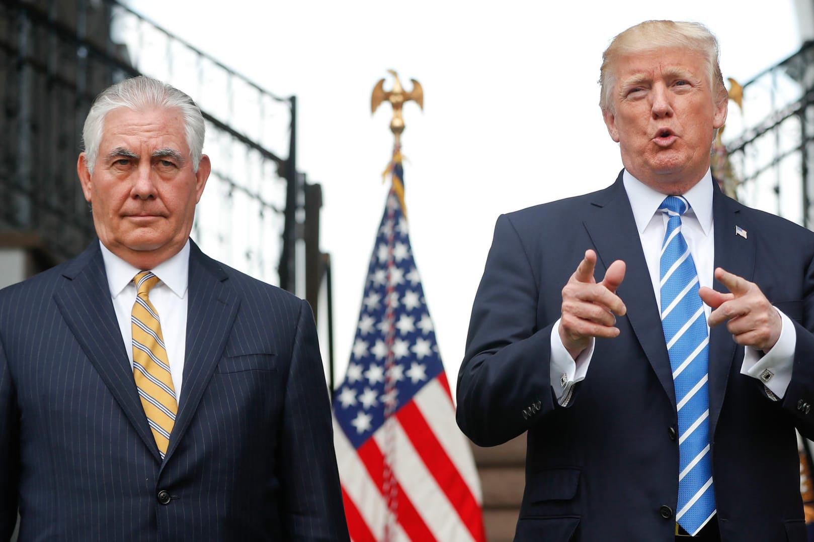 US-Präsident Donald Trump und Außenminister Rex Tillerson liefern sich Hahnenkampf im Weißen Haus.