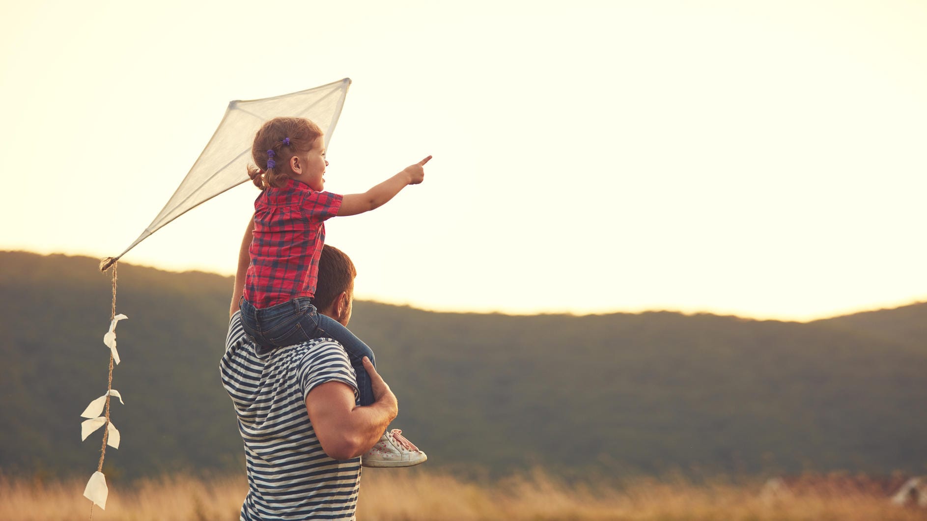 Ob Vater oder Mutter oder beide – jede Familie muss für sich selbst entscheiden, wer für die Kinderbetreuung zuständig ist.