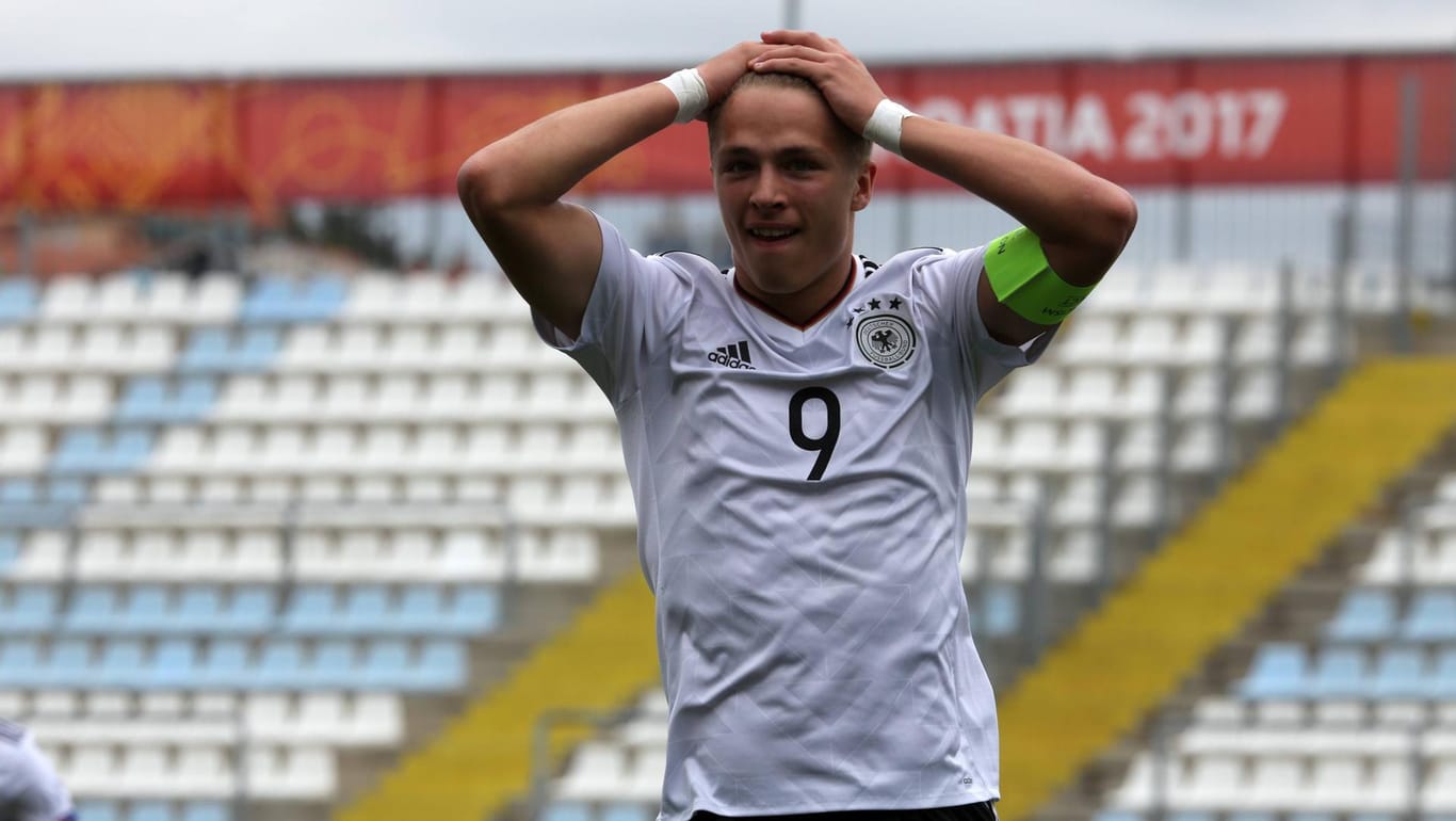 HSV-Talent Jann-Fiete Arp musste mit der deutschen U17 eine hohe Niederlage einstecken.