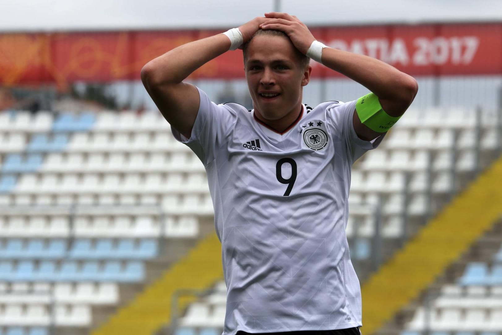 HSV-Talent Jann-Fiete Arp musste mit der deutschen U17 eine hohe Niederlage einstecken.