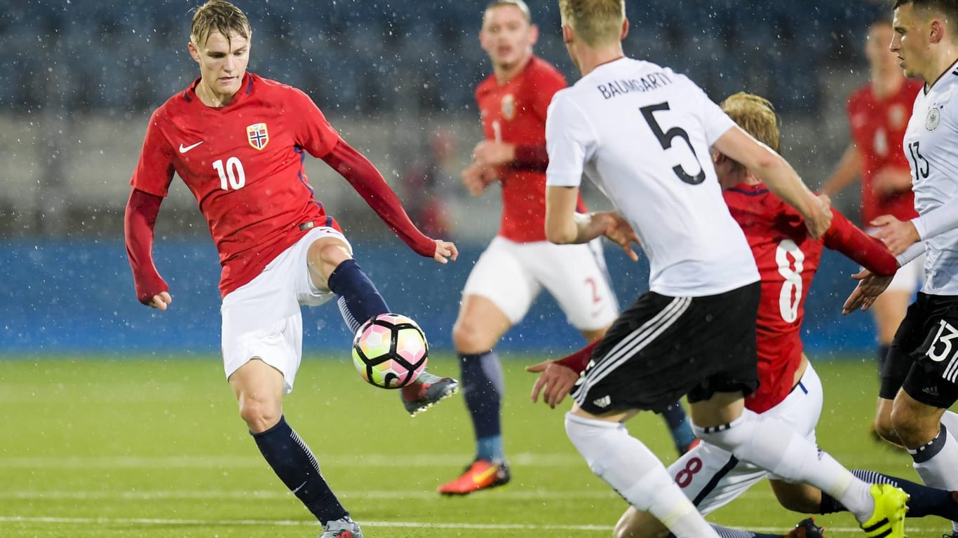 Supertalent Martin Ødegaard (l.) traf zum 2:1 für Norwegen gegen die deutsche U21.