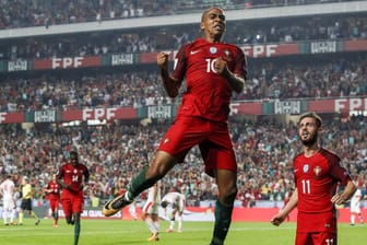 Portugals Joao Mario feiert den Sieg gegen die Schweiz.