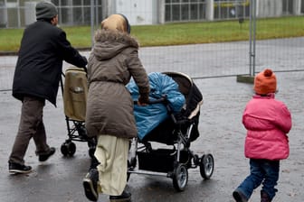 Familiennachzug von Flüchtlingen: Es kommen offenbar weniger Angehörige nach Deutschland als gedacht.