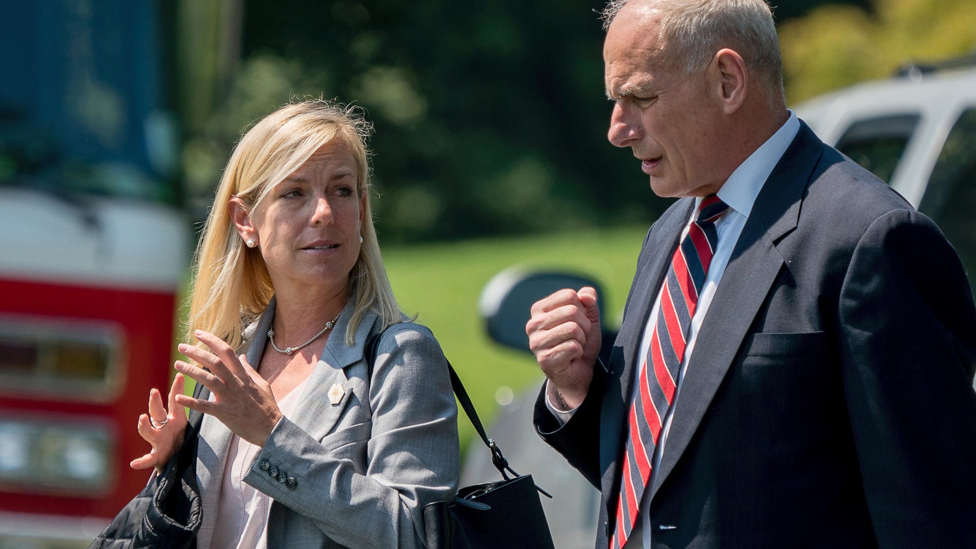 Kirstjen Nielsen (links) soll John Kelly (rechts) nachfolgen.