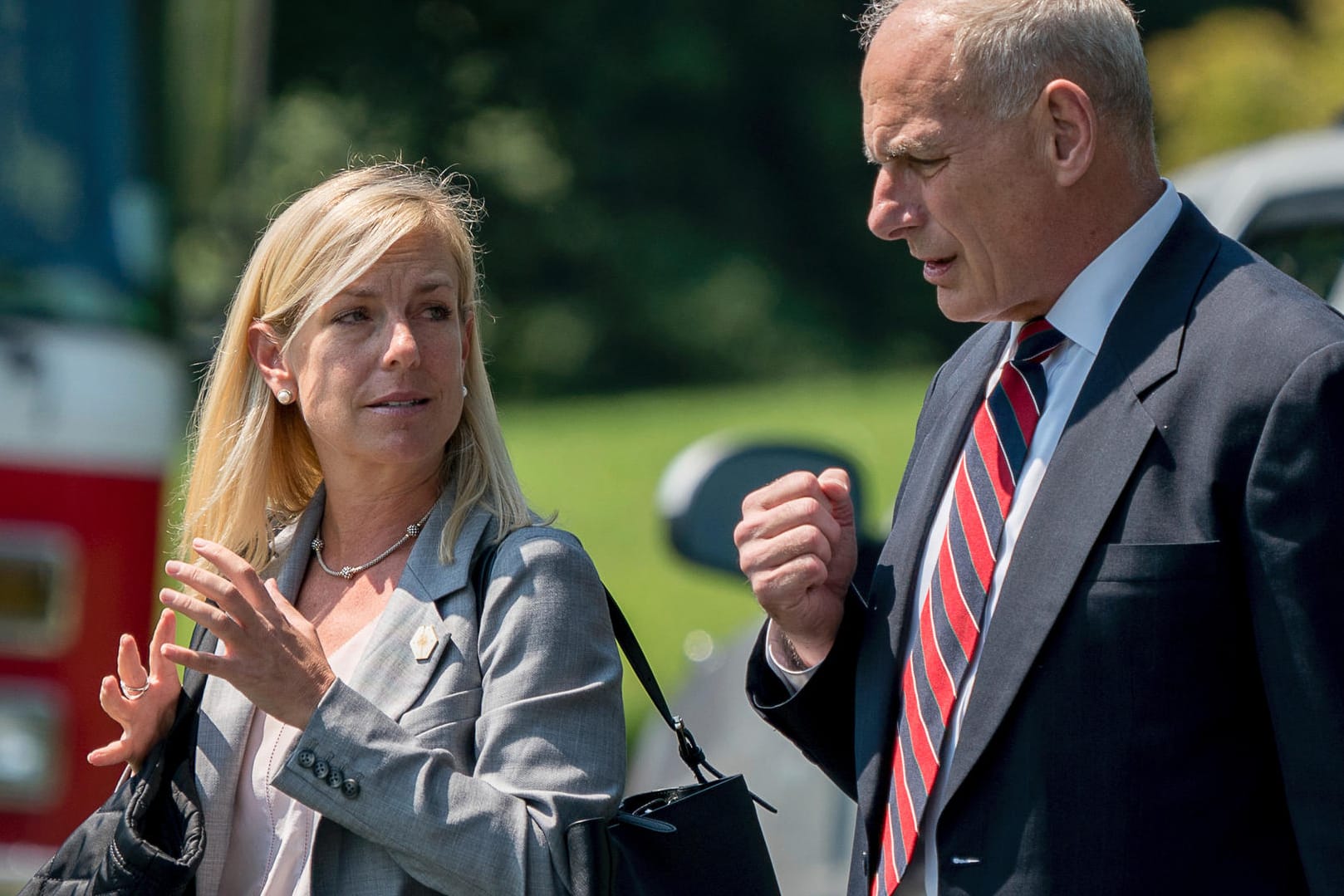 Kirstjen Nielsen (links) soll John Kelly (rechts) nachfolgen.